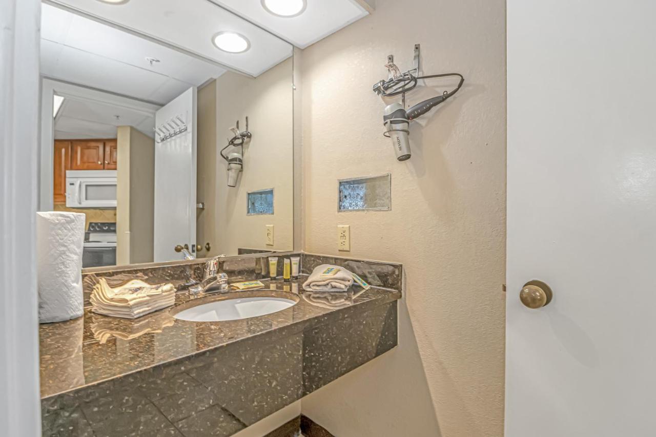 Oceanview 1 Bedroom Suite Landmark Resort 548 Perfect For A Couple Or Party Of 4 Myrtle Beach Dış mekan fotoğraf